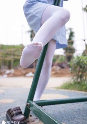 少女遇阿姨_免费高清在线观看