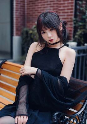 韩国电影漂亮的女老师_手机在线看片